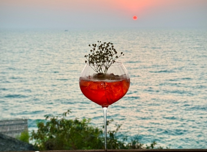 Best Bars In South Goa For Sunset Drinks