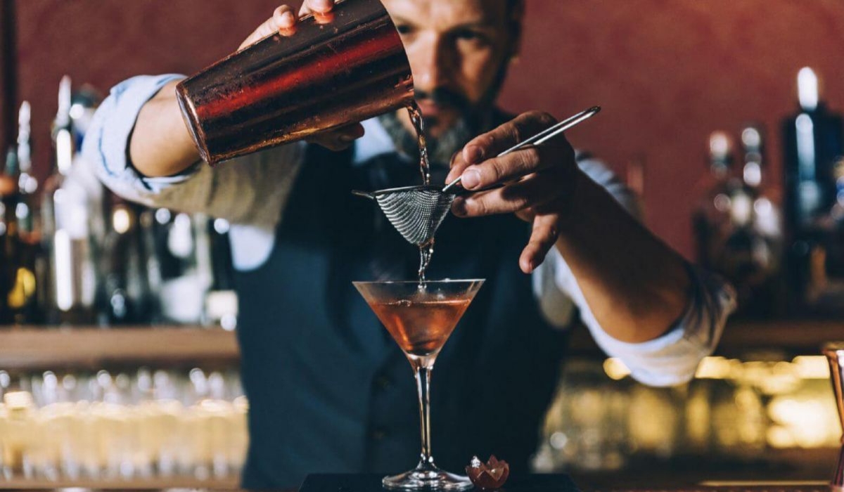 Can Restaurants Serve Alcohol Without A Liquor License? Indian Rules Explained