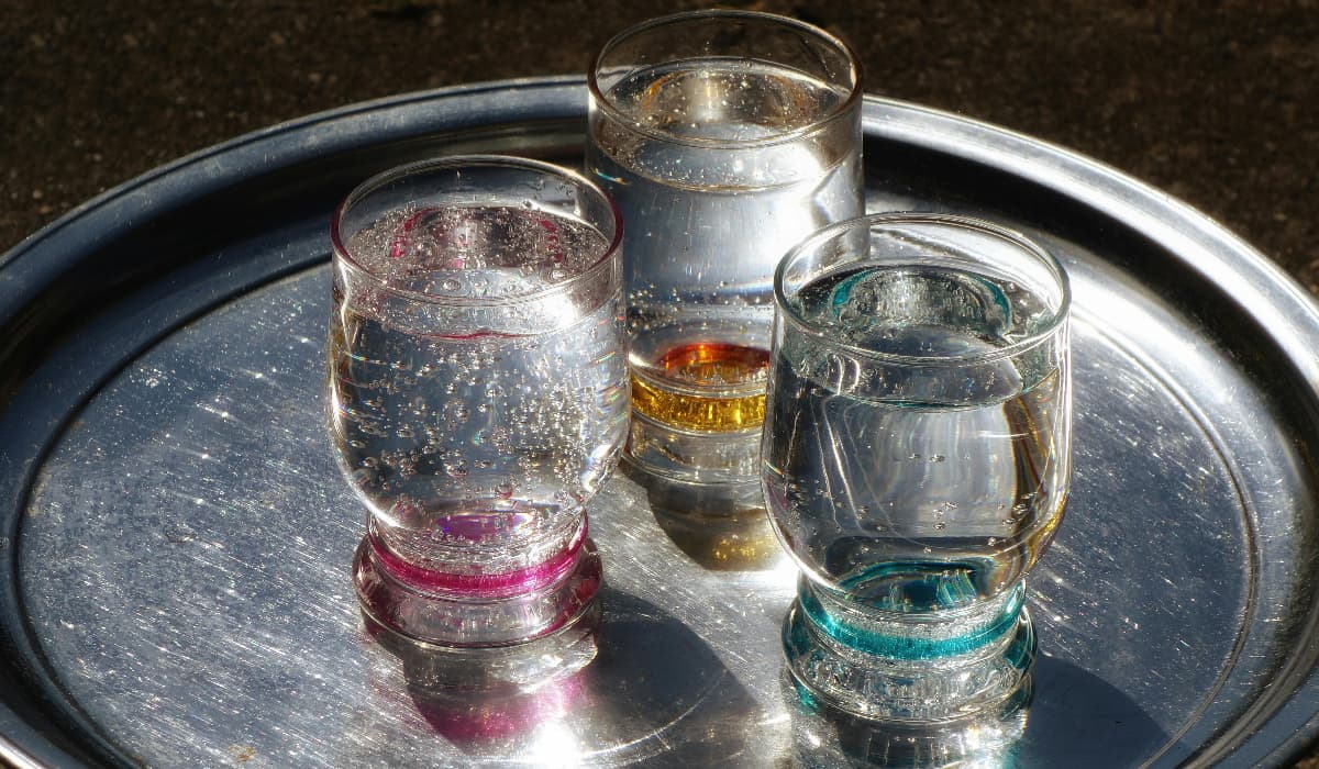 What Is Sparkling Water? Benefits, Facts, And Other Information 